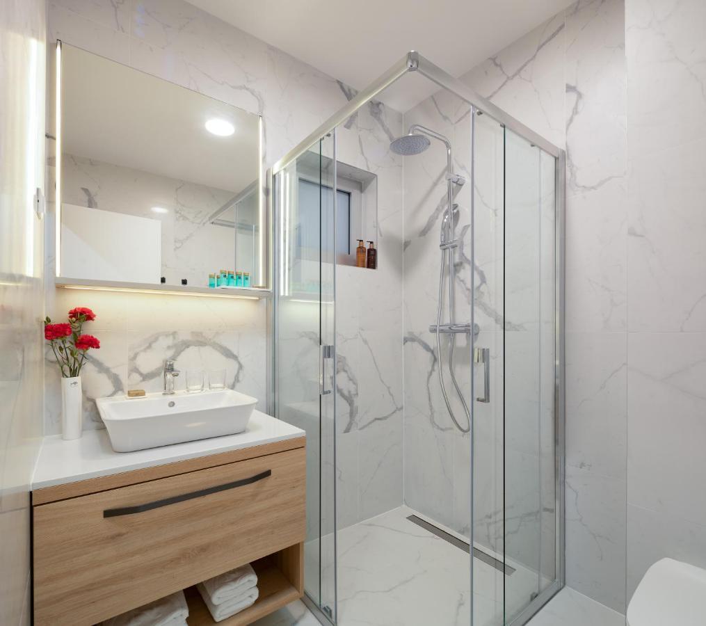 Noemia Apartments Baska Voda Bagian luar foto
