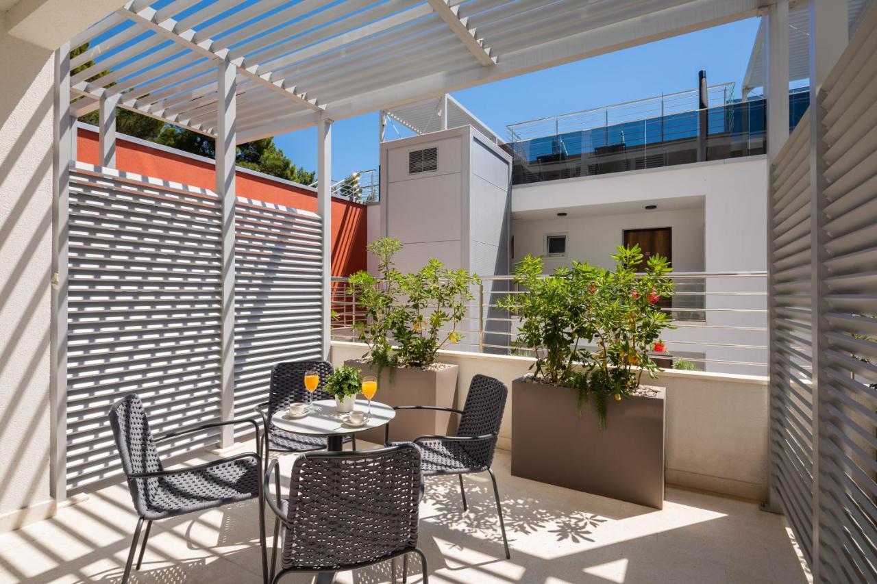 Noemia Apartments Baska Voda Bagian luar foto