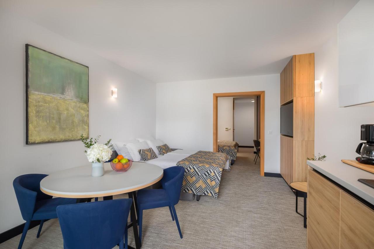 Noemia Apartments Baska Voda Bagian luar foto