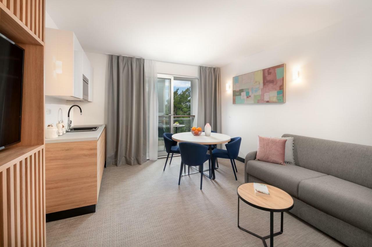 Noemia Apartments Baska Voda Bagian luar foto